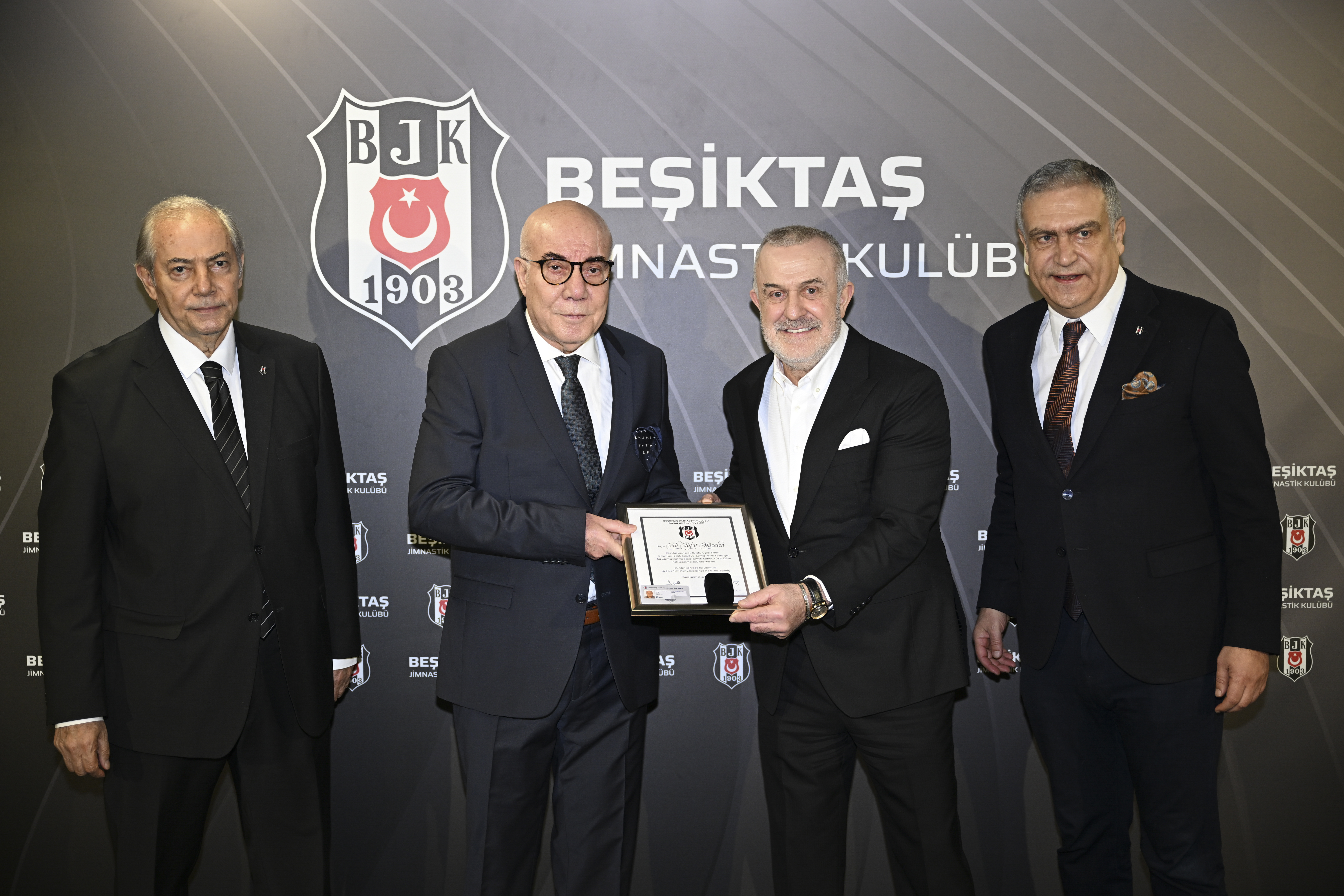 4 Nisan Mazbata Töreni