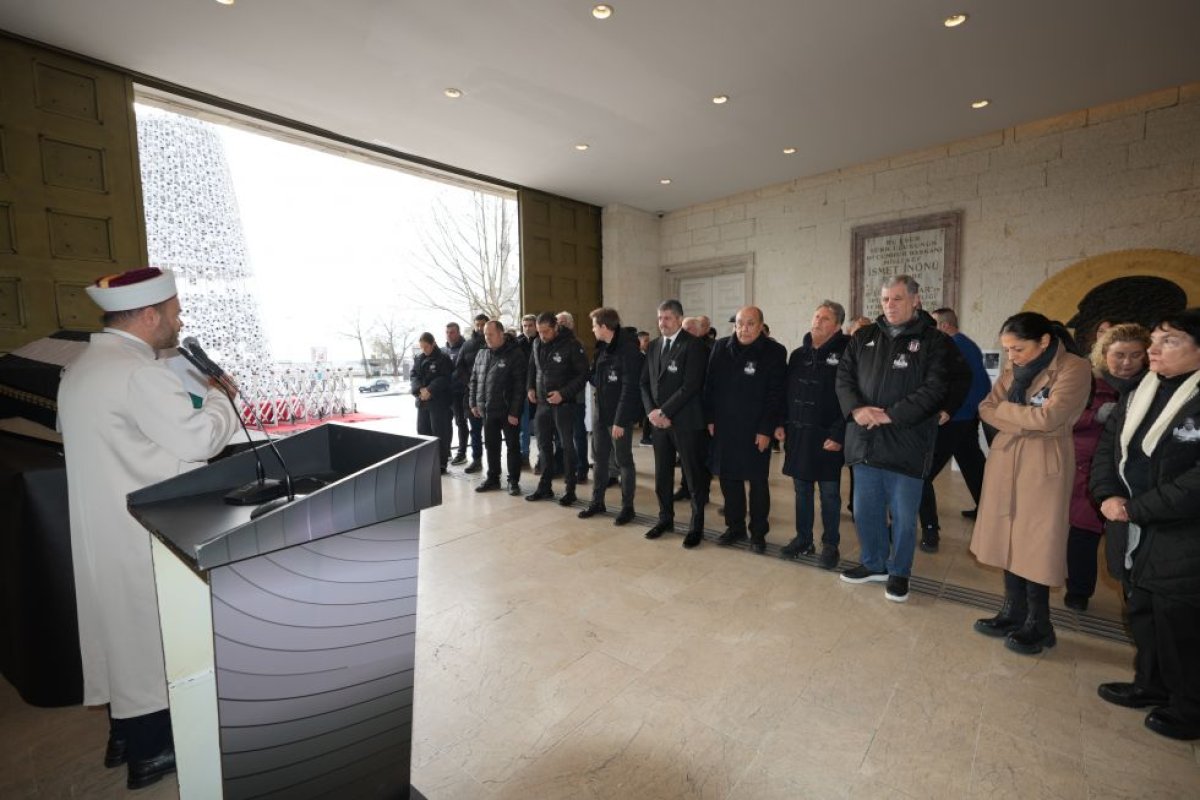 Merhum Yüksel Okçuoğlu İçin Tüpraş Stadyumu’nda Tören Düzenlendi