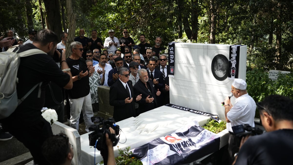 Onursal Başkanımız Merhum Süleyman Seba’yı Kabri Başında Andık
